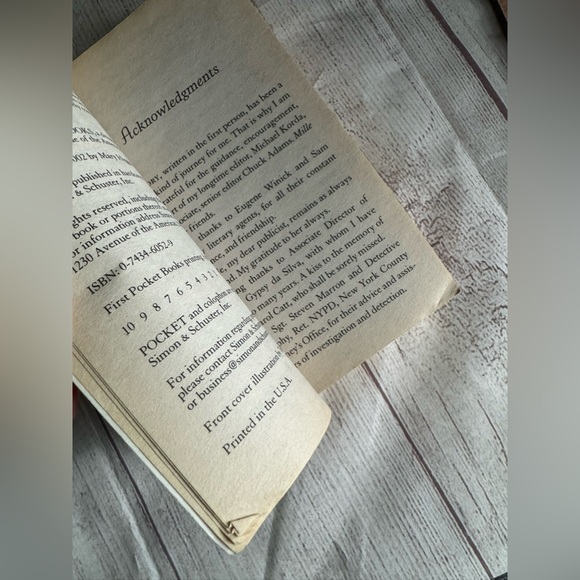 🐬 CLEARANCE ITEM:Daddy’s Little Girl by Mary Higgins Clark Paperback Book - Picture 8 of 10